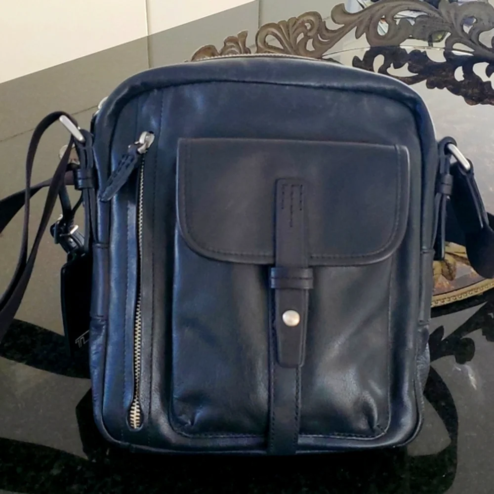 Tumi Laredo Frisco Town Black Leather Messenger Bag, Silver Hardware